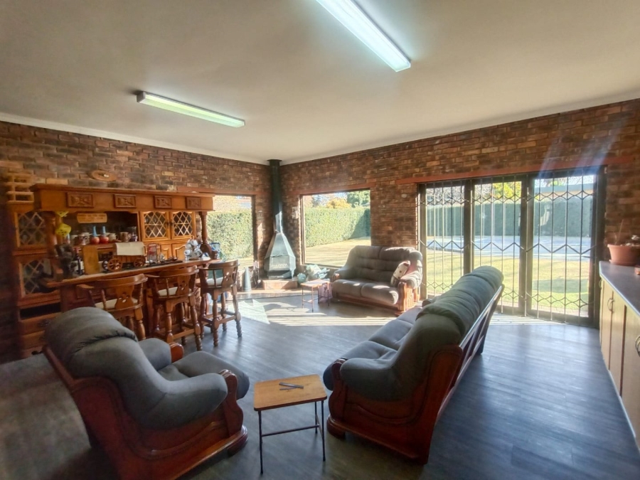 4 Bedroom Property for Sale in Vanderbijlpark SE 2 Gauteng