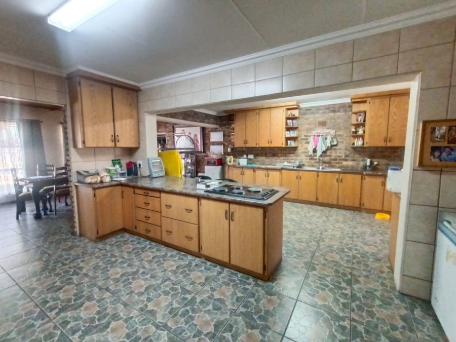 4 Bedroom Property for Sale in Vanderbijlpark SE 2 Gauteng