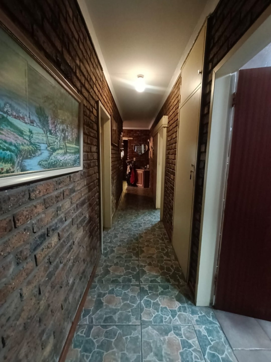 4 Bedroom Property for Sale in Vanderbijlpark SE 2 Gauteng