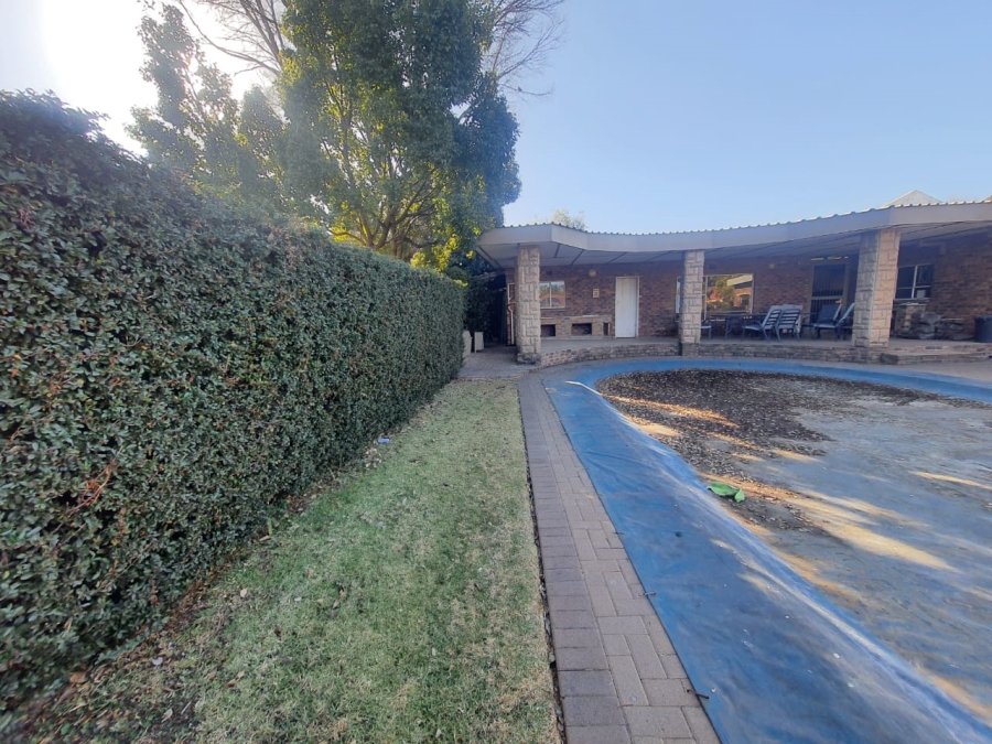 4 Bedroom Property for Sale in Vanderbijlpark SE 2 Gauteng
