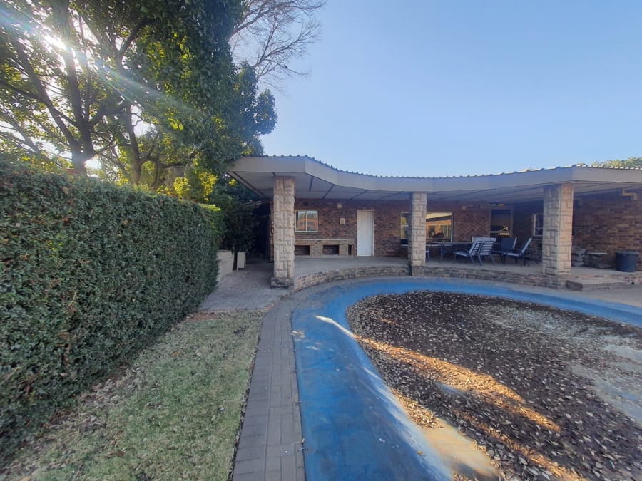 4 Bedroom Property for Sale in Vanderbijlpark SE 2 Gauteng