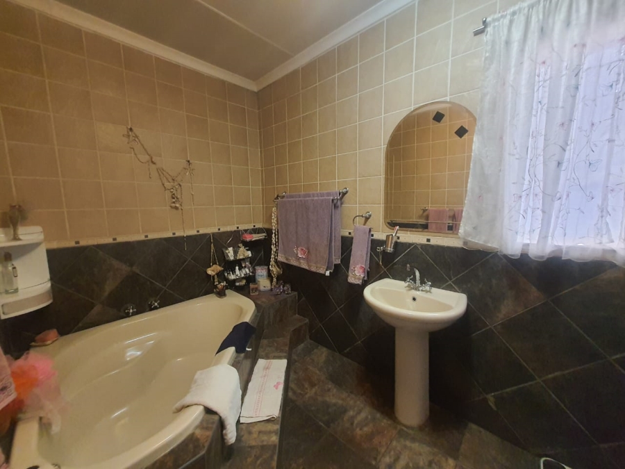 3 Bedroom Property for Sale in Vanderbijlpark SE 2 Gauteng