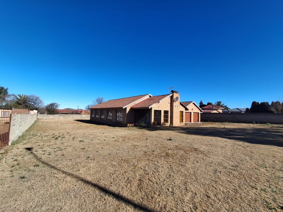 5 Bedroom Property for Sale in Bedworth Park Gauteng