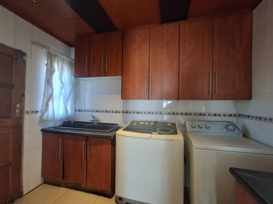 5 Bedroom Property for Sale in Bedworth Park Gauteng