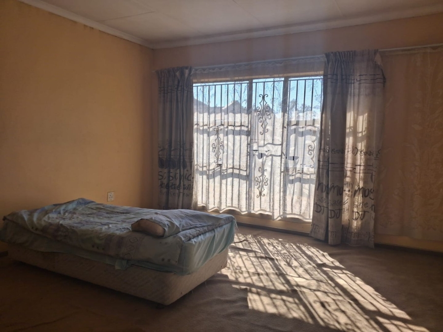 5 Bedroom Property for Sale in Bedworth Park Gauteng