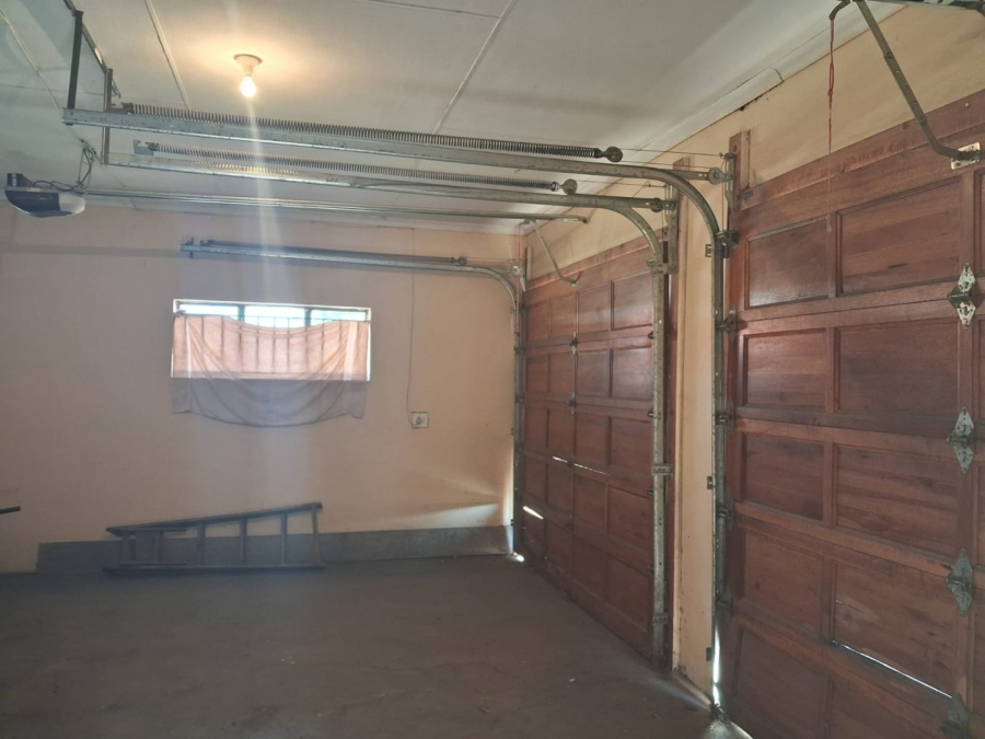 5 Bedroom Property for Sale in Bedworth Park Gauteng
