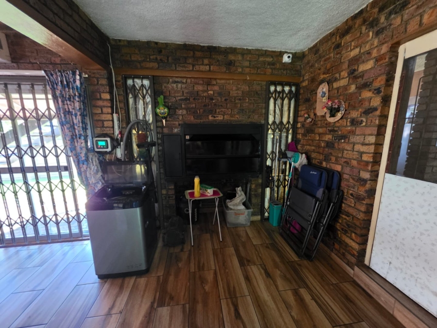 4 Bedroom Property for Sale in Bedworth Park Gauteng