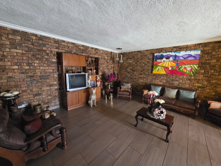4 Bedroom Property for Sale in Bedworth Park Gauteng