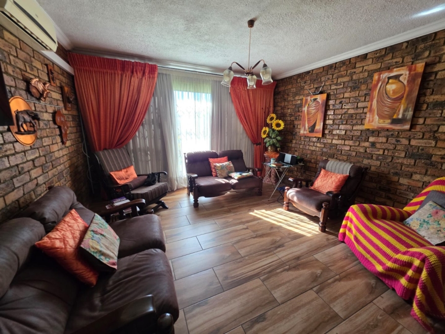 4 Bedroom Property for Sale in Bedworth Park Gauteng