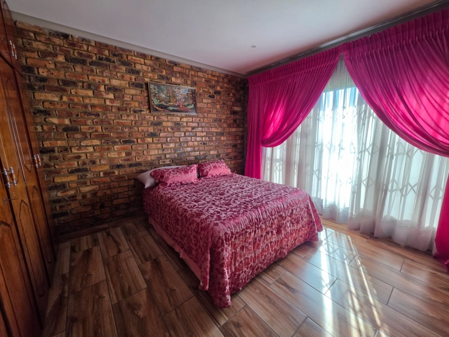 4 Bedroom Property for Sale in Bedworth Park Gauteng