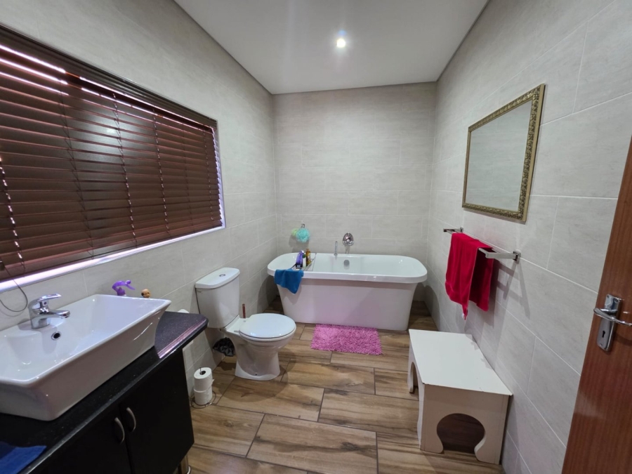 4 Bedroom Property for Sale in Bedworth Park Gauteng