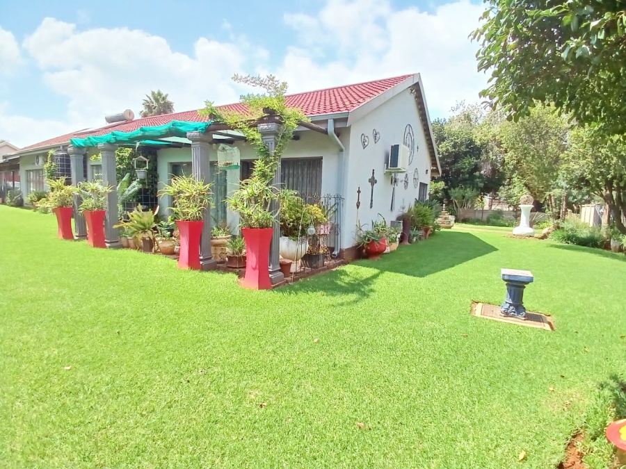 3 Bedroom Property for Sale in Vanderbijlpark SE 2 Gauteng