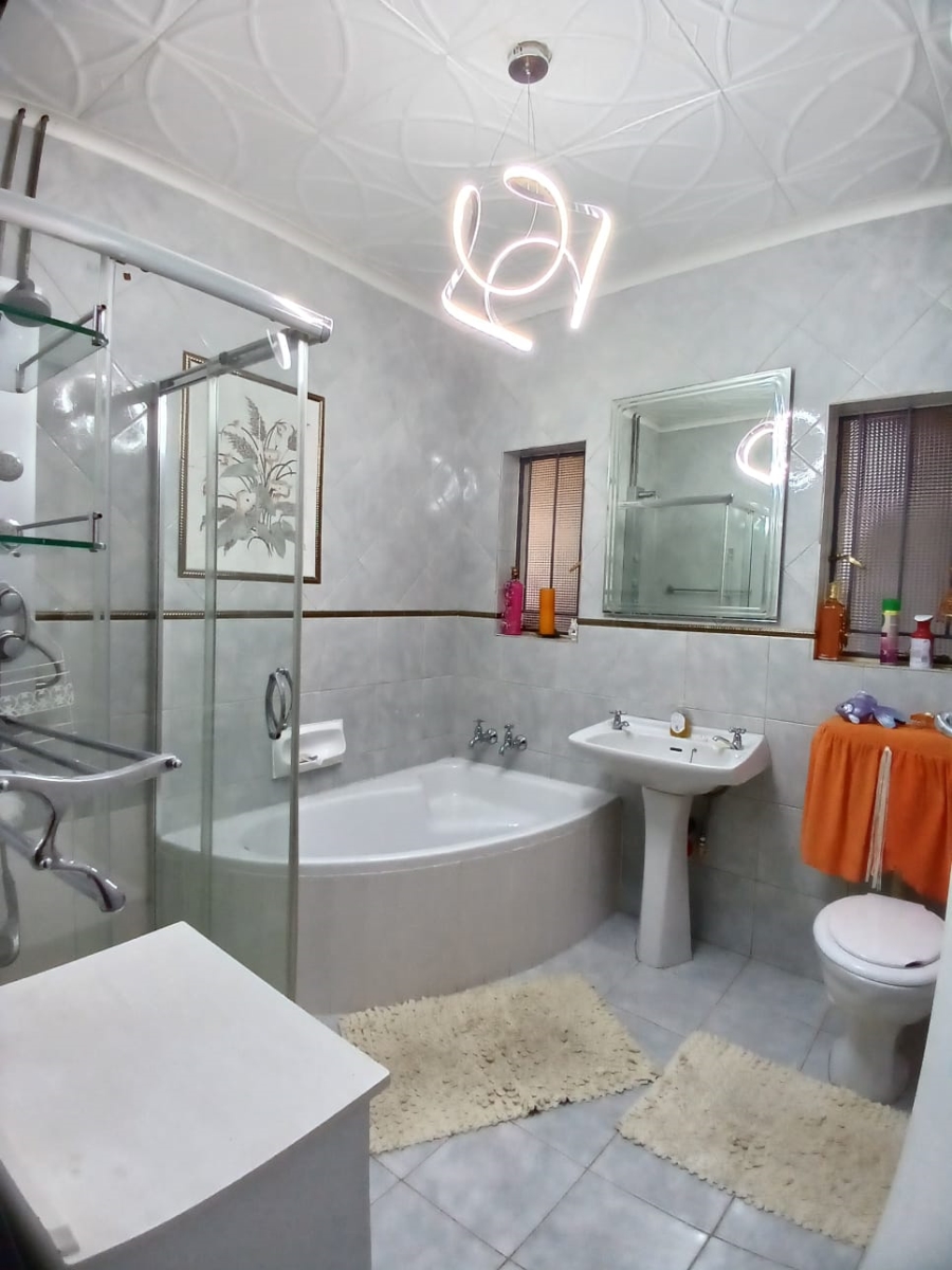 3 Bedroom Property for Sale in Vanderbijlpark SE 2 Gauteng