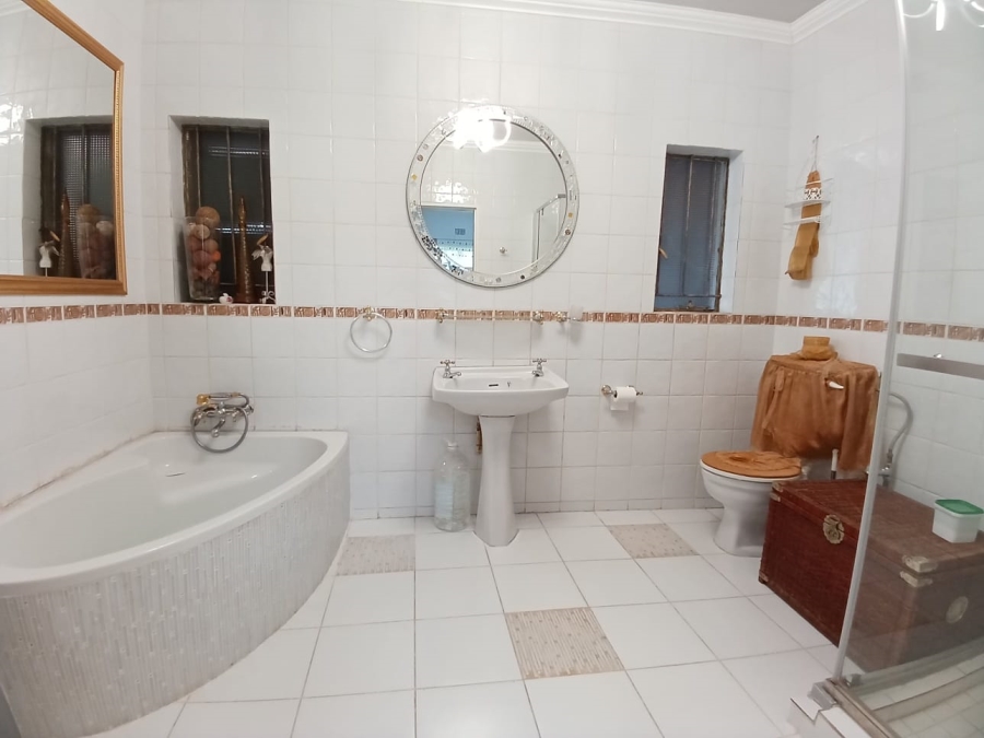 3 Bedroom Property for Sale in Vanderbijlpark SE 2 Gauteng