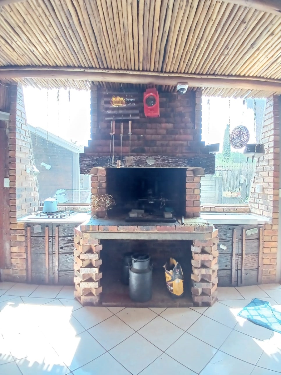 3 Bedroom Property for Sale in Vanderbijlpark SE 2 Gauteng