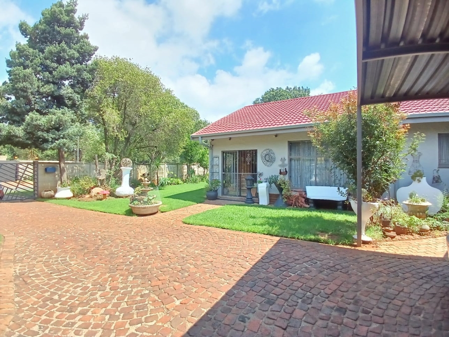 3 Bedroom Property for Sale in Vanderbijlpark SE 2 Gauteng