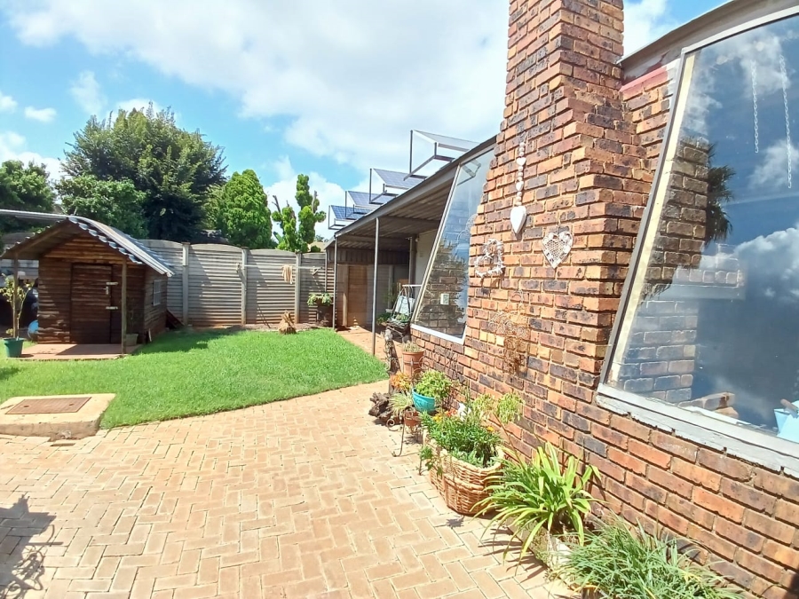 3 Bedroom Property for Sale in Vanderbijlpark SE 2 Gauteng