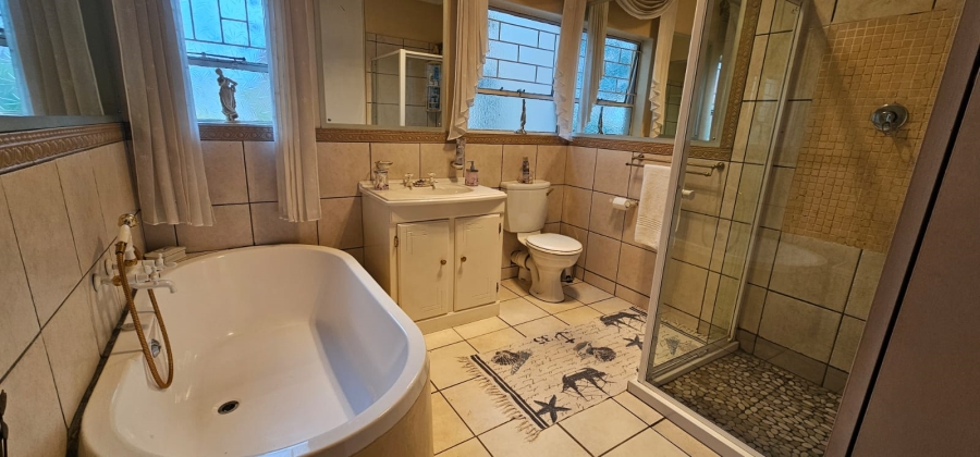 4 Bedroom Property for Sale in Vanderbijlpark SE 2 Gauteng