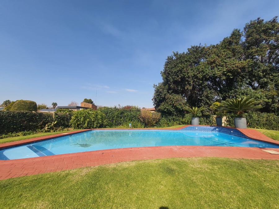 4 Bedroom Property for Sale in Vanderbijlpark SE 2 Gauteng