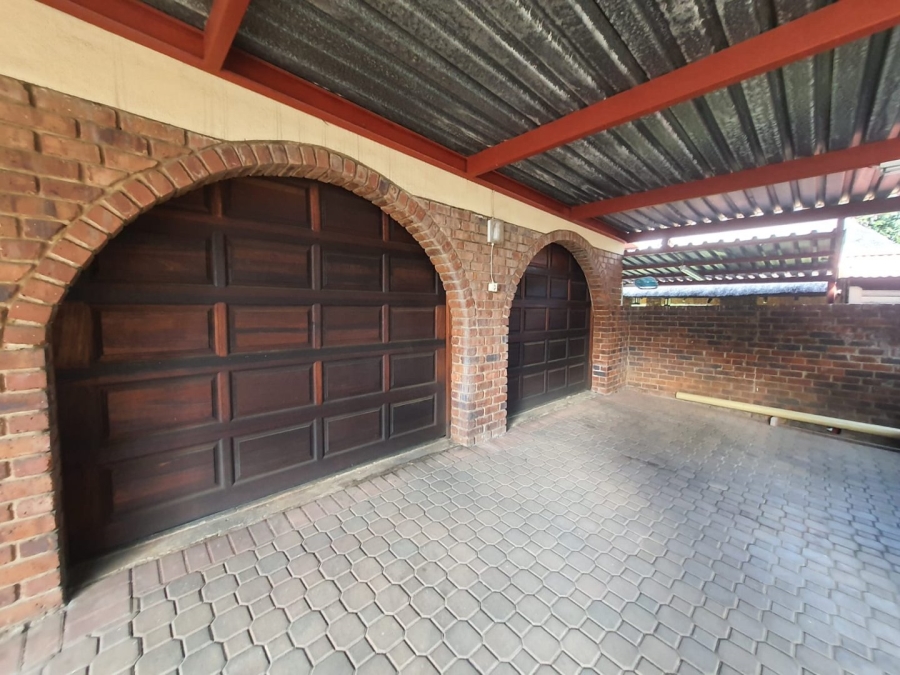 4 Bedroom Property for Sale in Vanderbijlpark SE 2 Gauteng