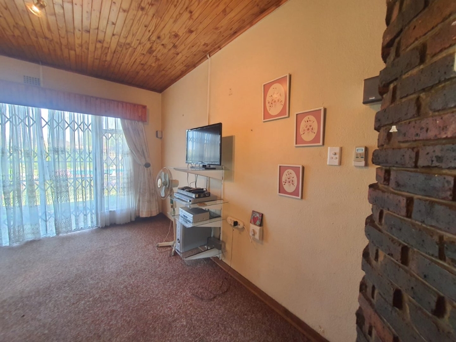 4 Bedroom Property for Sale in Vanderbijlpark SE 2 Gauteng