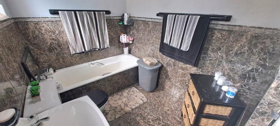 4 Bedroom Property for Sale in Arcon Park Gauteng