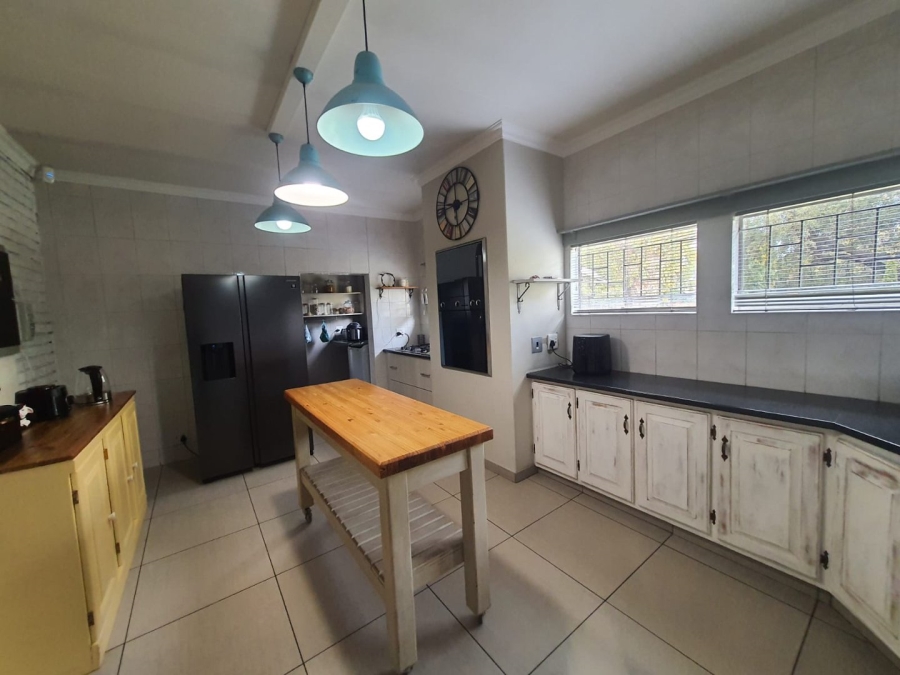 5 Bedroom Property for Sale in Vanderbijlpark SE 2 Gauteng