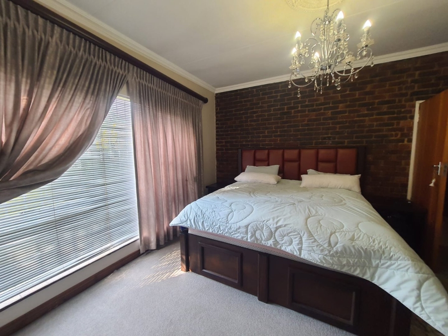 5 Bedroom Property for Sale in Vanderbijlpark SE 2 Gauteng