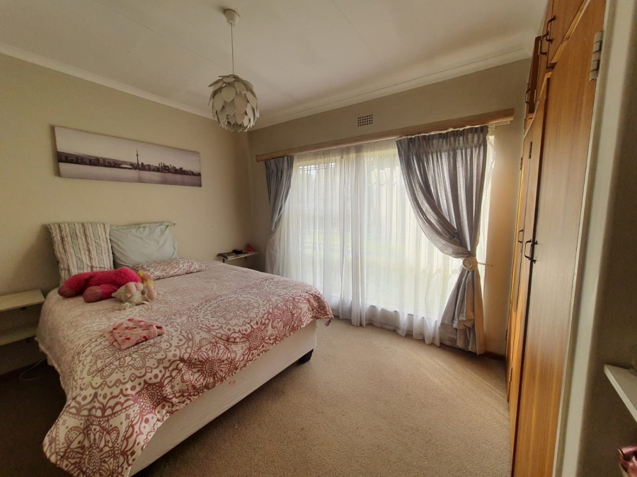5 Bedroom Property for Sale in Vanderbijlpark SE 2 Gauteng