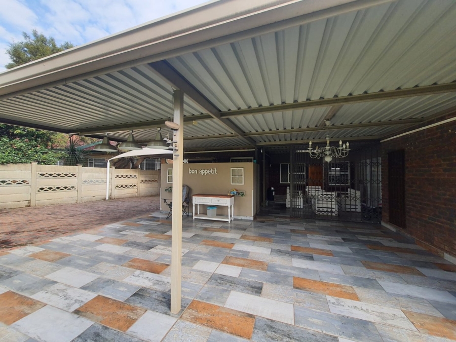 5 Bedroom Property for Sale in Vanderbijlpark SE 2 Gauteng