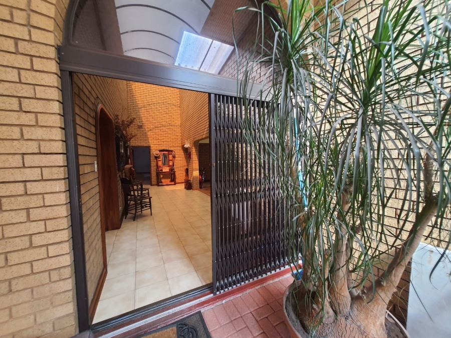 4 Bedroom Property for Sale in Vanderbijlpark SE 2 Gauteng