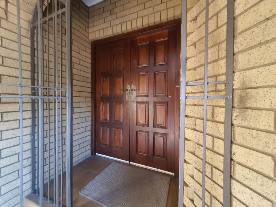 4 Bedroom Property for Sale in Vanderbijlpark SE 2 Gauteng