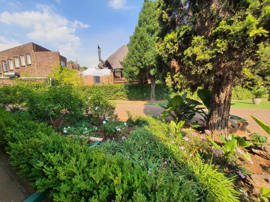 4 Bedroom Property for Sale in Vanderbijlpark SE 2 Gauteng