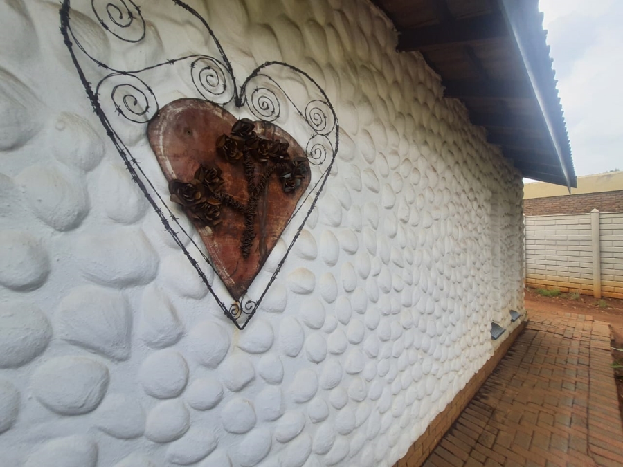 3 Bedroom Property for Sale in Vanderbijlpark SE 2 Gauteng