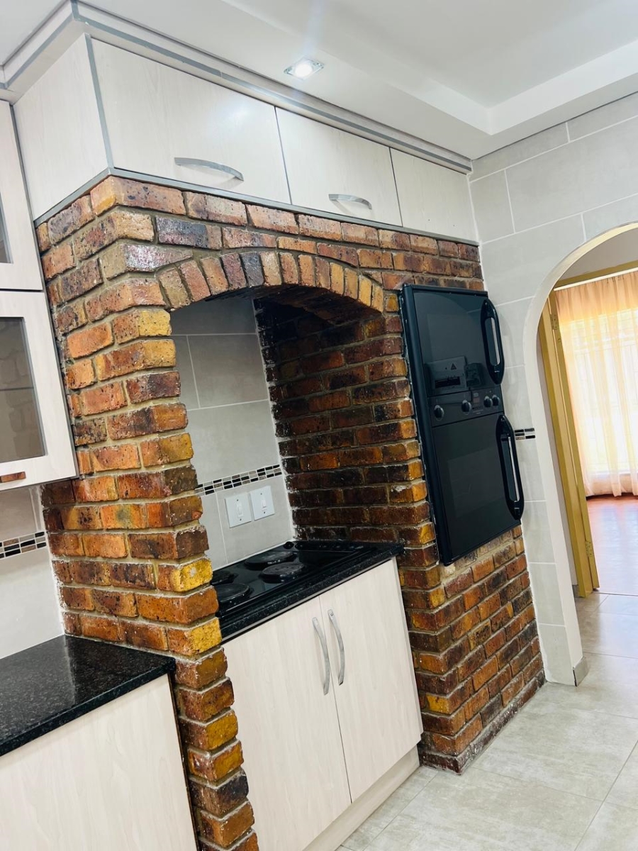 10 Bedroom Property for Sale in Bedworth Park Gauteng