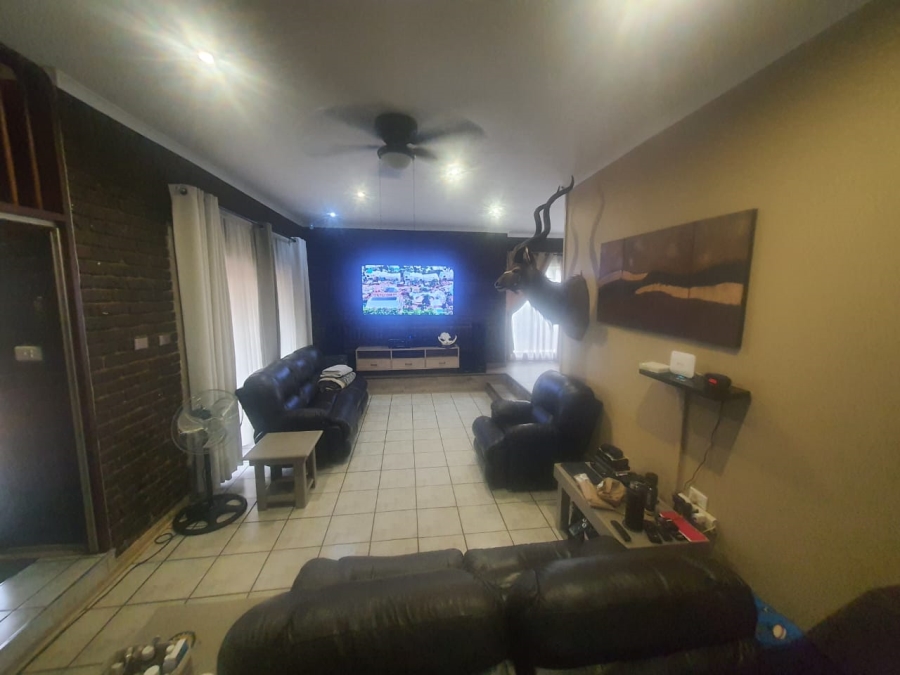 3 Bedroom Property for Sale in Vanderbijlpark SE 2 Gauteng
