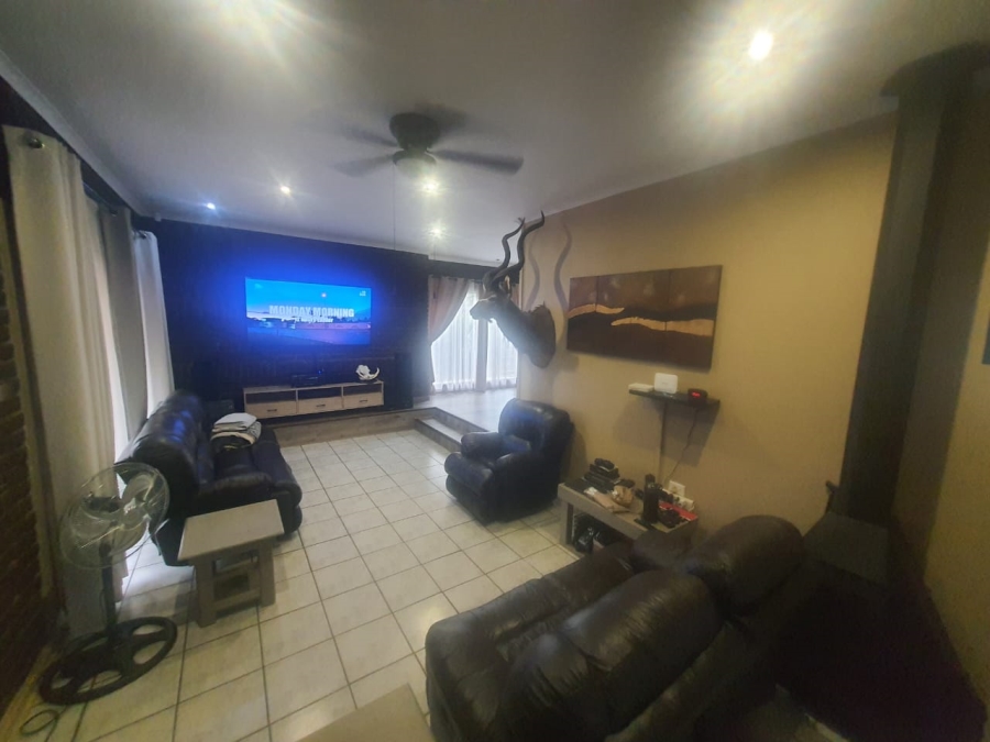 3 Bedroom Property for Sale in Vanderbijlpark SE 2 Gauteng