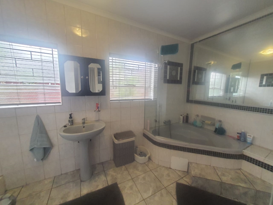 3 Bedroom Property for Sale in Vanderbijlpark SE 2 Gauteng