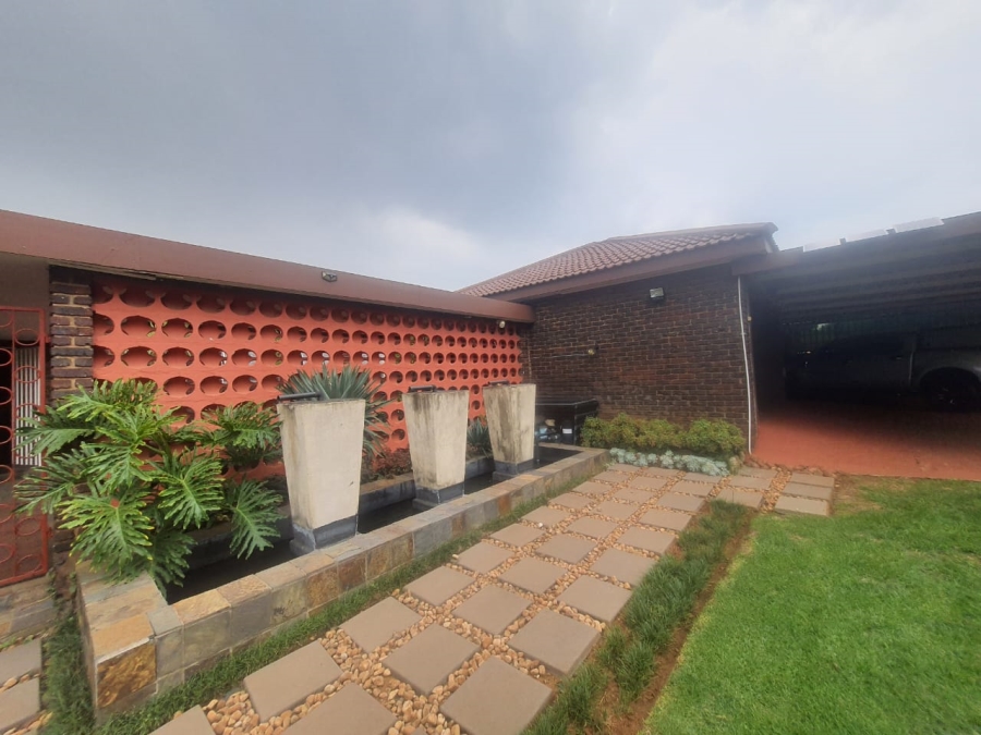 3 Bedroom Property for Sale in Vanderbijlpark SE 2 Gauteng