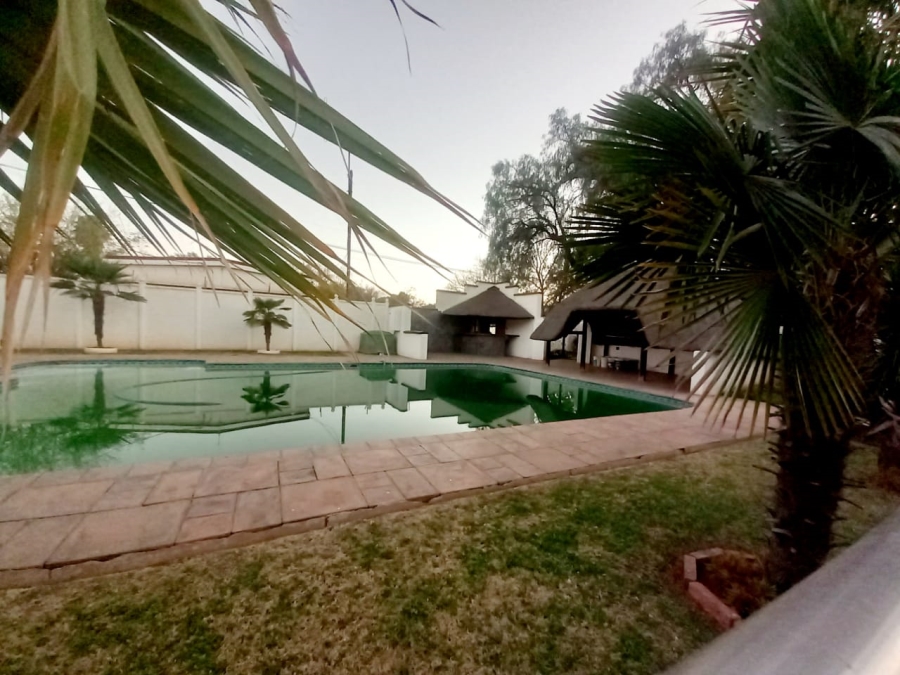 5 Bedroom Property for Sale in Arcon Park Gauteng