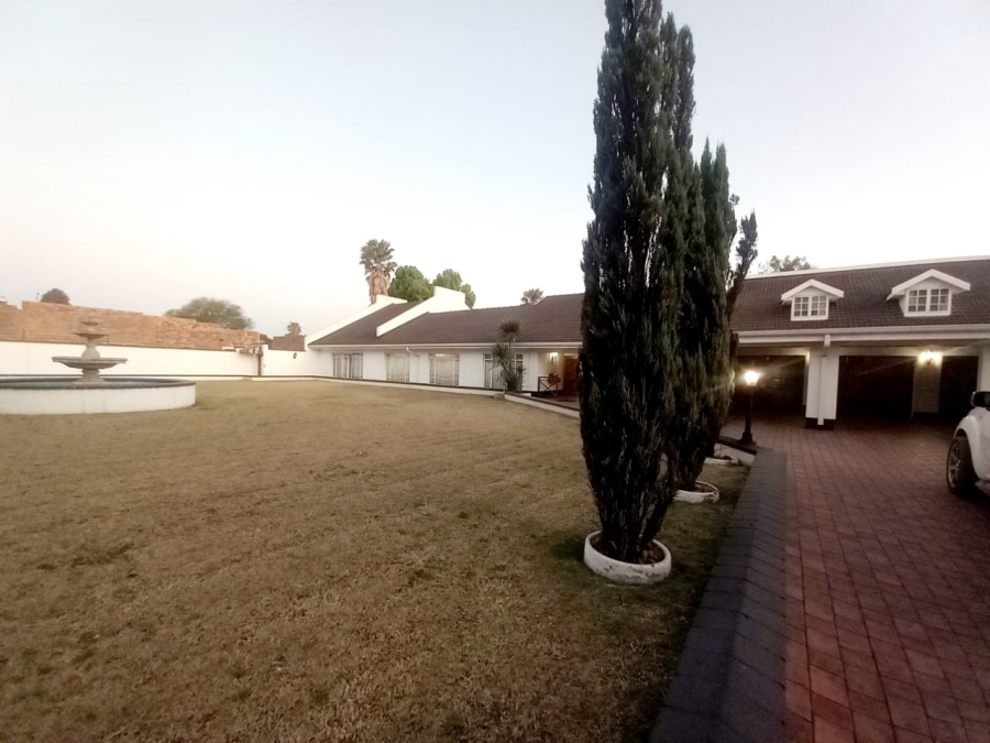 5 Bedroom Property for Sale in Arcon Park Gauteng
