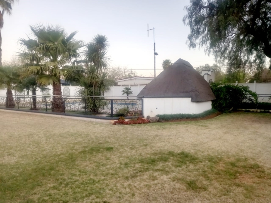 5 Bedroom Property for Sale in Arcon Park Gauteng