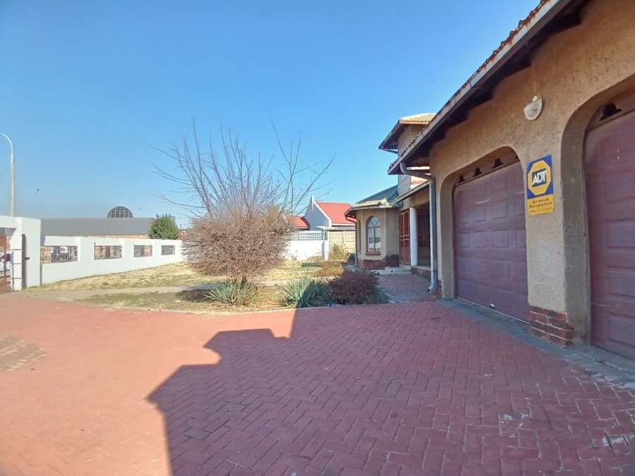 3 Bedroom Property for Sale in Bedworth Park Gauteng