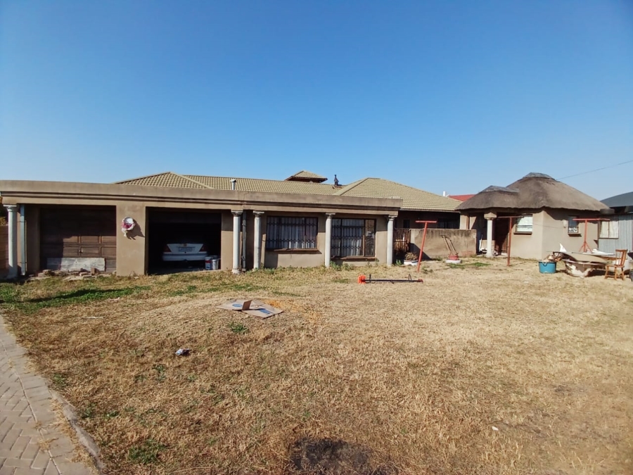 3 Bedroom Property for Sale in Bedworth Park Gauteng