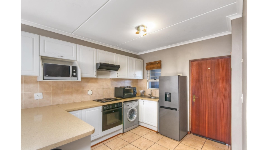 2 Bedroom Property for Sale in Sunninghill Gauteng