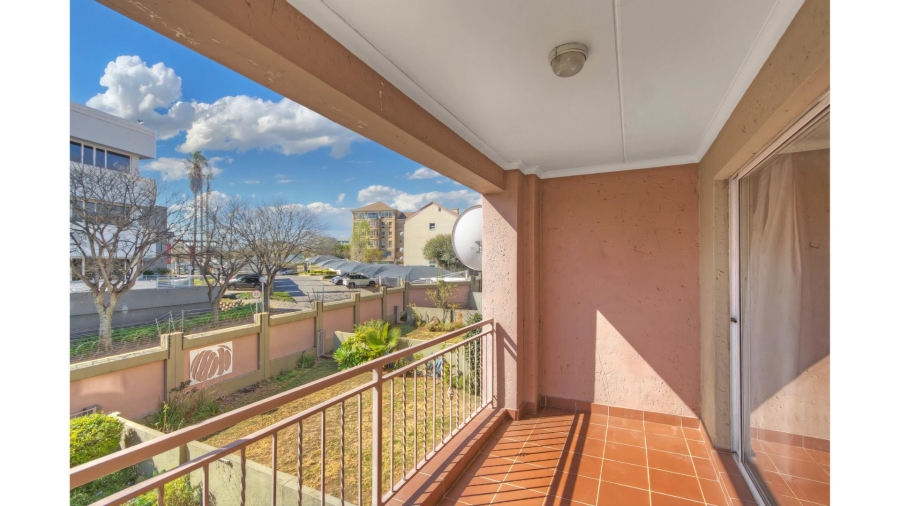 2 Bedroom Property for Sale in Sunninghill Gauteng