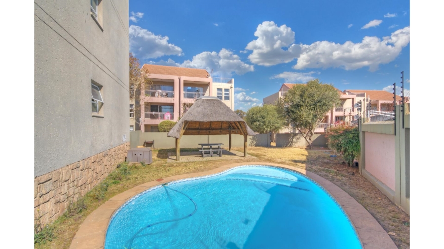 2 Bedroom Property for Sale in Sunninghill Gauteng