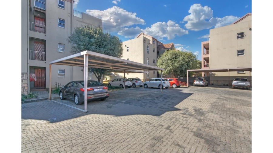 2 Bedroom Property for Sale in Sunninghill Gauteng