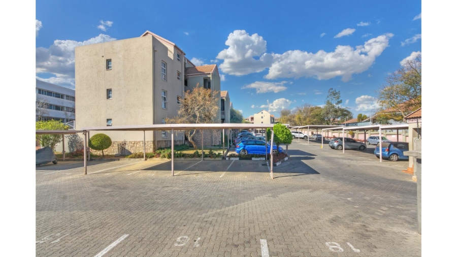 2 Bedroom Property for Sale in Sunninghill Gauteng