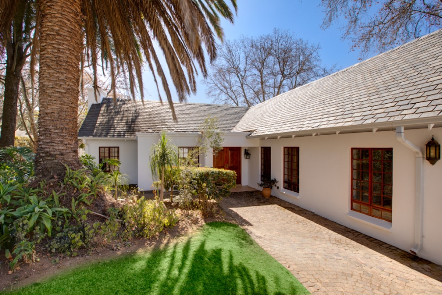 To Let 4 Bedroom Property for Rent in Bryanston Gauteng